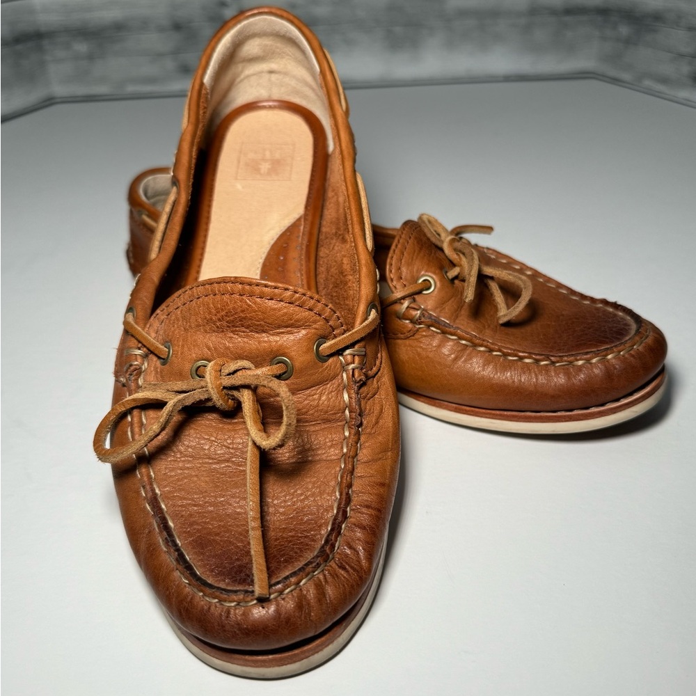 Frye Quincy tie leather boat shoe